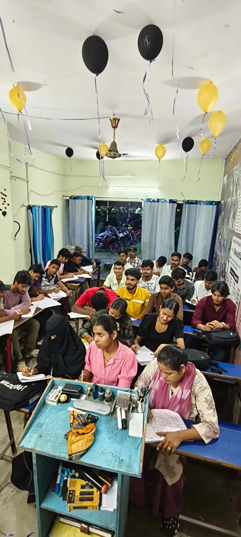 Students in english coaching matwari classroom of spoken english classes hazaribagh